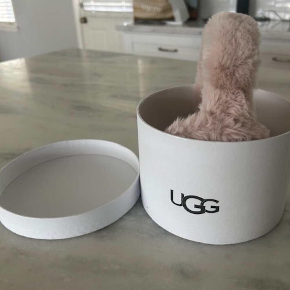 UGG Sheepskin Earmuffs Brand New Never Worn w/ Original Box